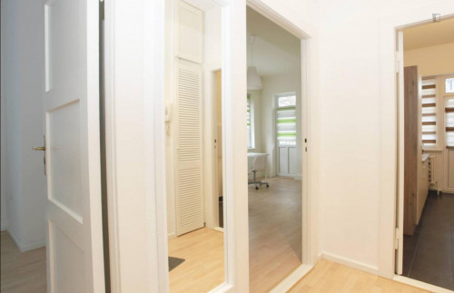 Spacious and bright room in 2-bedroom apartment in Neukölln