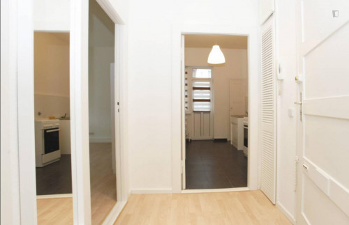 Spacious and bright room in 2-bedroom apartment in Neukölln