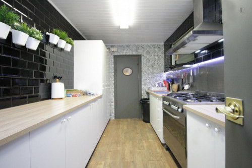 RH3-R15 Double bedroom, with balcony, in 14-bedroom apartment - Gallery - 6