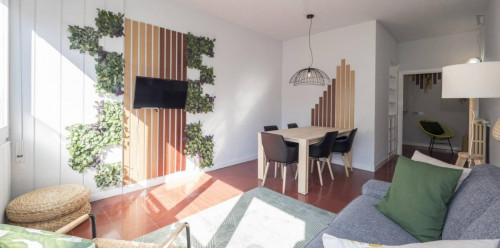 RH20-R3 Cozy and bright interior room with double bed in Gracia - Gallery - 7