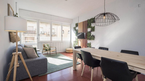 RH20-R3 Cozy and bright interior room with double bed in Gracia - Gallery - 5
