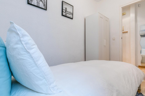 2-Bedroom apartment near Alonso Cano metro station