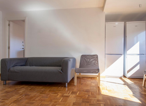Shiny single bedroom with a balcony, in L'Amistat - Gallery - 15