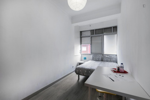  Welcoming Double Bedroom In Amadora  -  Welcoming double bedroom in Amadora  - Gallery -  1