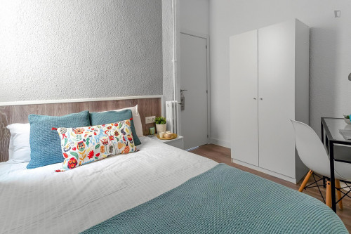 Appealing double bedroom in Goya