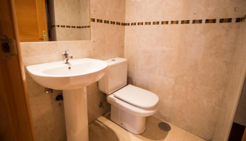 Double ensuite bedroom in 11-room apartment in the centre of Madrid - Gallery - 4