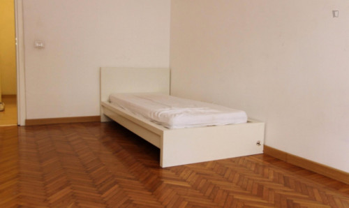 Warm single bedroom near Piazza Bologna  - Gallery -  1
