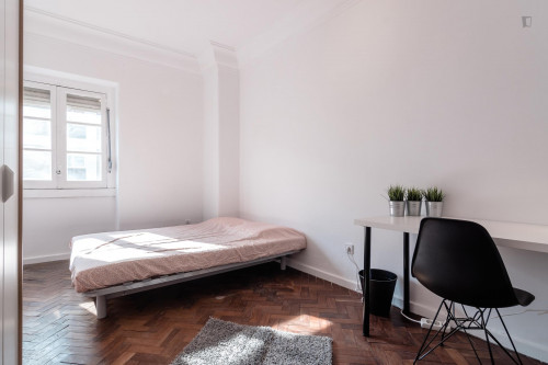  Neat Double Bedroom Minutes Away From Anjos Metro Station  -  Neat double bedroom minutes away from Anjos metro station  - Gallery -  2