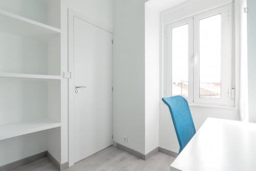Good-looking single bedroom in Campolide, near Amoreiras  - Gallery -  4