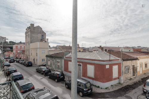 Good-looking single bedroom in Campolide, near Amoreiras  - Gallery -  5