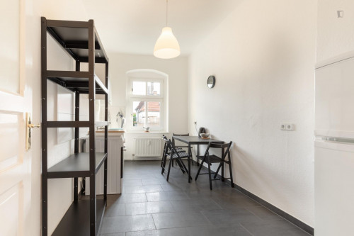 Bright single bedroom with balcony - Gallery - 13