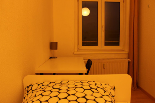 Single bedroom in a 5-bedroom flat in Friedrichshain