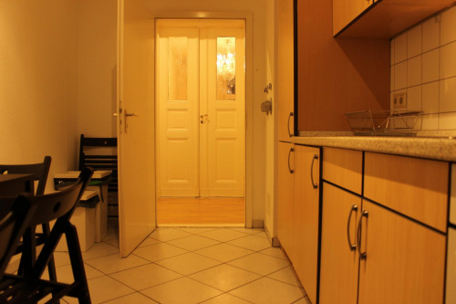 Single bedroom in a 5-bedroom flat in Friedrichshain - Gallery - 7