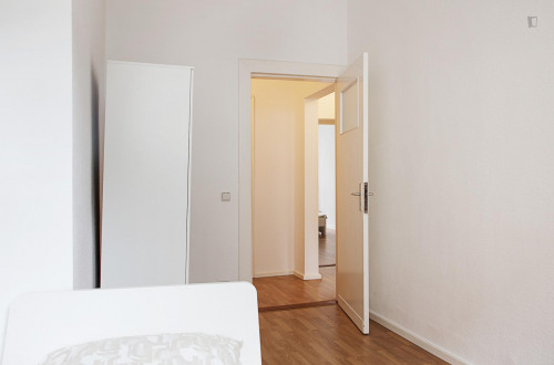 Pleasant single bedroom near the Schlesisches Tor metro