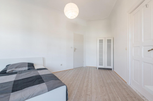 Large single bedroom in Oberschoeneweide
