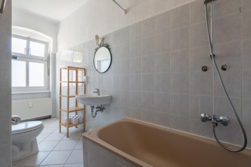 Large single bedroom in Oberschoeneweide - Gallery - 9