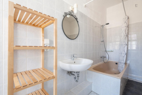 Large single bedroom in Oberschoeneweide - Gallery - 11