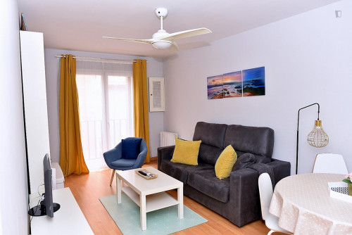 Great opportunity!!! Santa Ana great 1bed flat ideal for singles or a couple