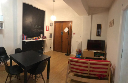 Double bedroom in a 3-bedroom apartment near Cipro metro station - Gallery - 15