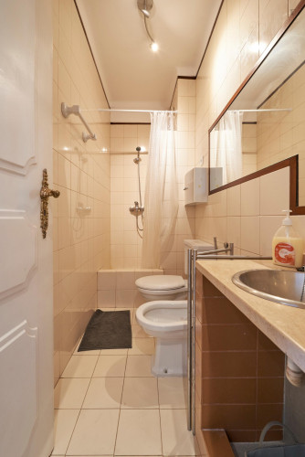 Homely double bedroom in Benfica