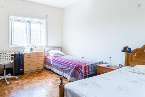 Comfy Twin Bedroom In A 6-Bedroom Flat 10 Minutes From FEUP, Polo Universitário - 2