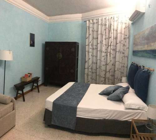 Double ensuite bedroom in a 2-bedroom apartment near Cipro metro station - Gallery - 9