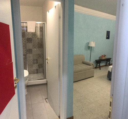 Double ensuite bedroom in a 2-bedroom apartment near Cipro metro station - Gallery - 14