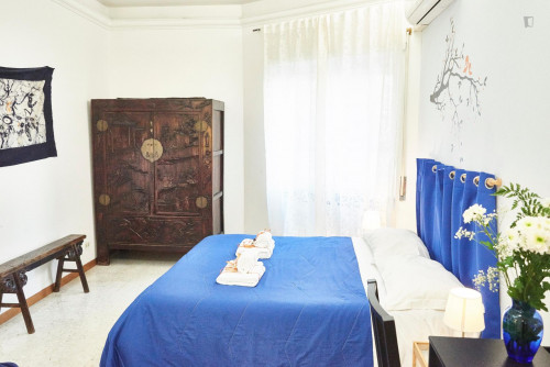 Double Ensuite Bedroom In A 2-Bedroom Apartment Near Cipro Metro Station - 2