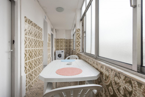 Snug single bedroom in a 7-bedroom flat near Instituto Superior Técnico - Gallery - 9