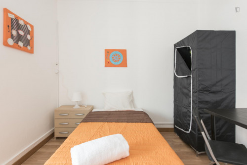 Neat Single Bedroom Close To Instituto Superior Técnico - 2