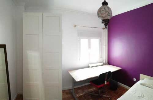 Single Bedroom In 6-Bedroom Apartment For Students Between 20 & 30 - 2