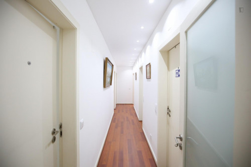 Wonderful single bedroom, in a 6-bedroom apartment in Olaias - Gallery - 21