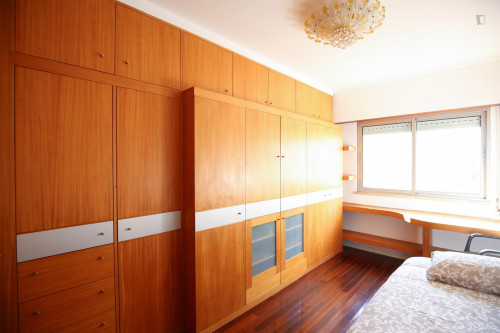 Wonderful single bedroom, in a 6-bedroom apartment in Olaias - Gallery - 28