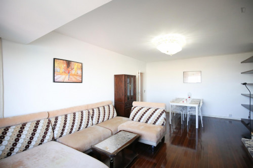 Wonderful single bedroom, in a 6-bedroom apartment in Olaias - Gallery - 32