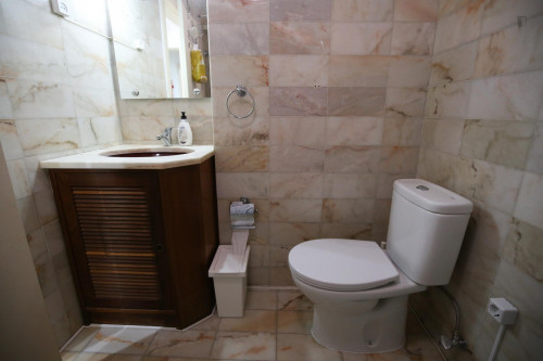 Wonderful single bedroom, in a 6-bedroom apartment in Olaias - Gallery - 14