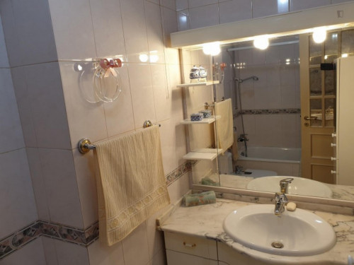 Nice single bedroom close to Moscavide