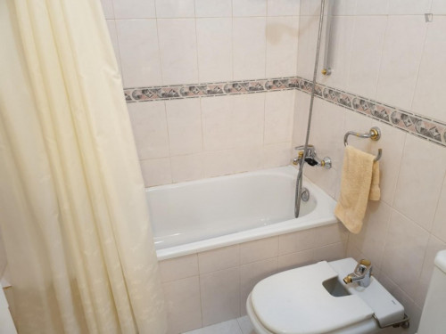 Nice single bedroom close to Moscavide