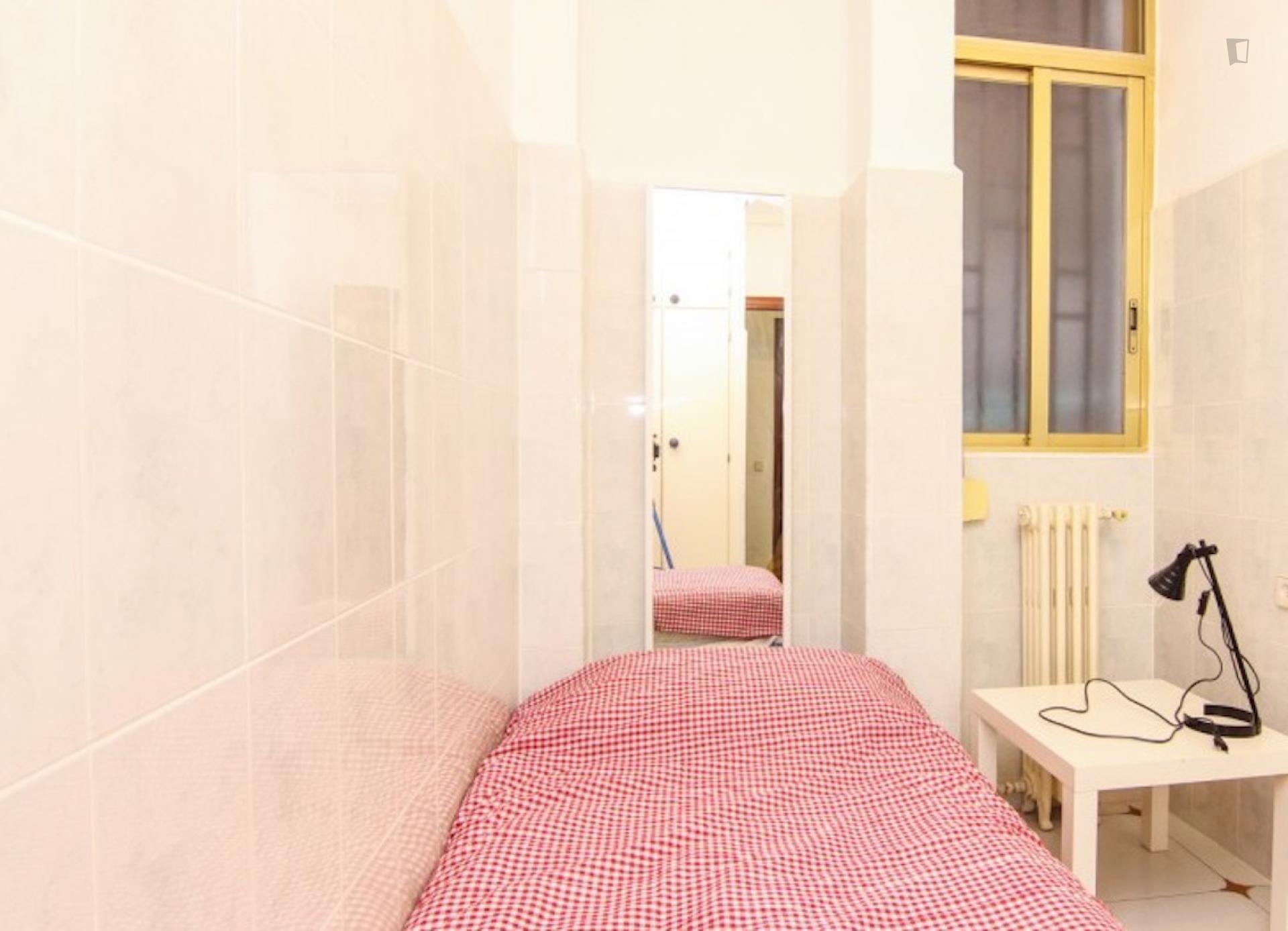 Comfy single bedroom not too far from Universidad de Valencia