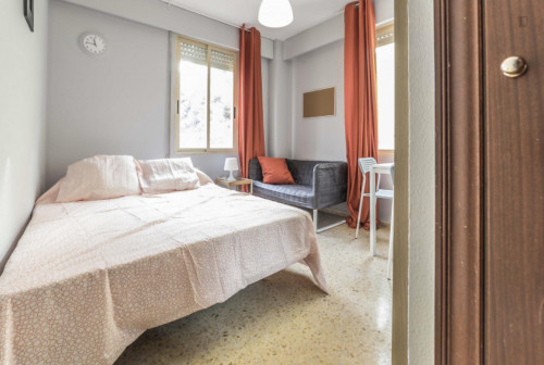 Exquisite double bedroom near the cultural Institut Valencià d'Art Modern  - Gallery -  1