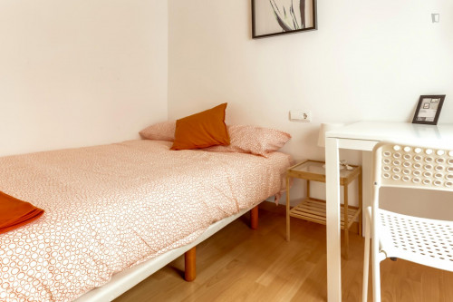 Neat and cosy double bedroom near Hospital Universitário Doctor Peset  - Gallery -  3