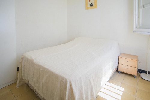Very cool double bedroom near the Pubilla Cases metro  - Gallery -  3
