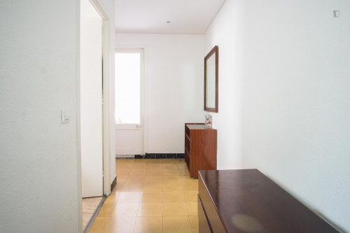 Very cool double bedroom near the Pubilla Cases metro