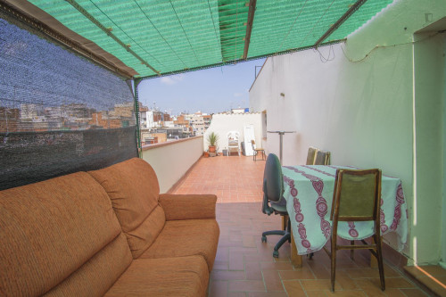 Very cool double bedroom near the Pubilla Cases metro - Gallery - 9
