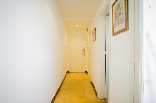 Very cool double bedroom near the Pubilla Cases metro - Gallery - 6