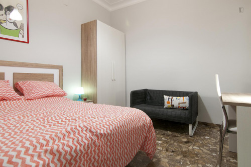 Double bedroom in a 5-bedroom flat in Russafa  - Gallery -  2