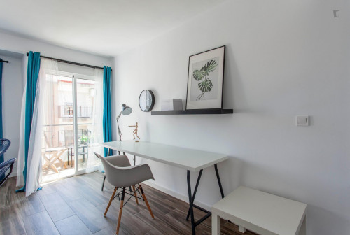 Enjoyable 2-bedroom apartment in Torrefiel - Gallery - 15