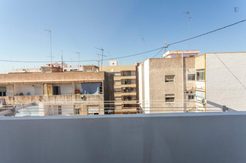 Enjoyable 2-bedroom apartment in Torrefiel