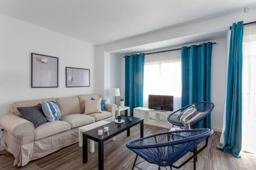 Enjoyable 2-bedroom apartment in Torrefiel - Gallery - 17