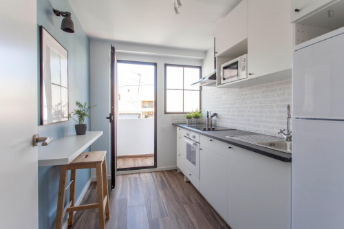 Enjoyable 2-bedroom apartment in Torrefiel - Gallery - 12