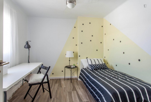 Enjoyable 2-bedroom apartment in Torrefiel - Gallery - 7